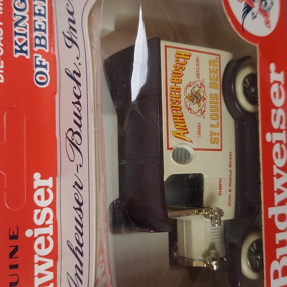 Models of days gone budweiser. Distributor diecast,dated 1979 adult collectable - Picture 6 of 9